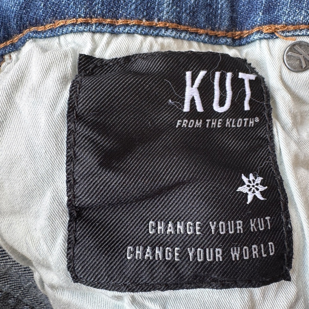 Kut from the Kloth Catherine High-rise Boyfriend Cropped Jeans
Size 4 - Picture 6 of 7